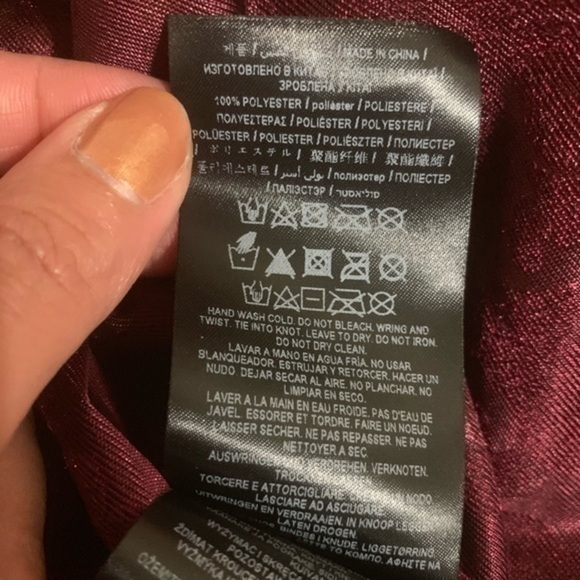 GUESS Maroon & Black Kimono with Tassles Med /Large - Picture 8 of 8